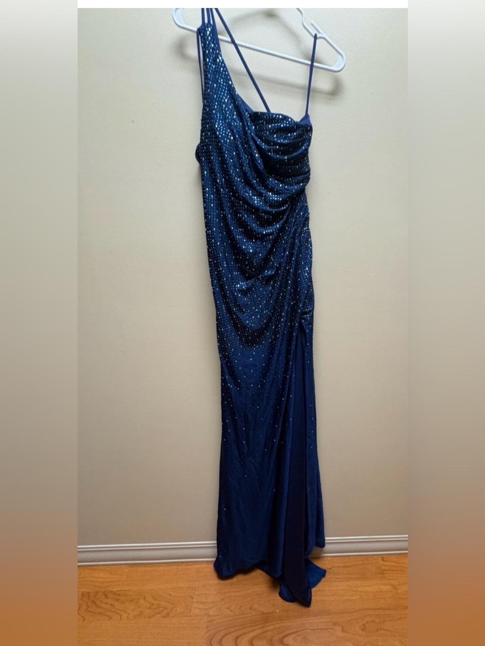 Sleeveless one shoulder Navy Evening Gown with Beaded Detail, size: 4-6